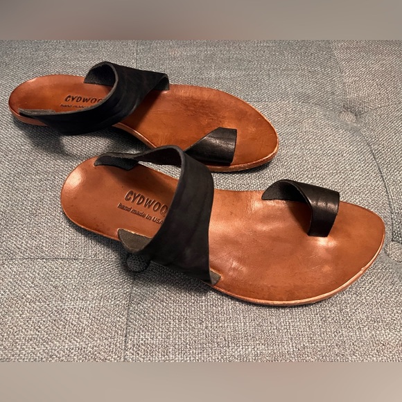 Cydwoq Leather Sandal- EUC, Black Size 40 (10) - Picture 2 of 6